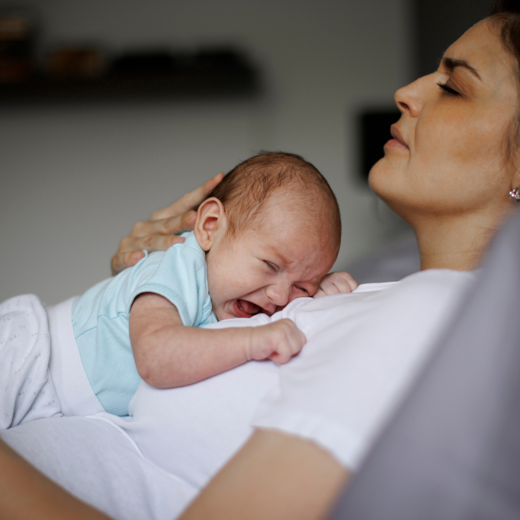 “Estabelecendo Hábitos Saudáveis de Sono para o seu Recém-Nascido”