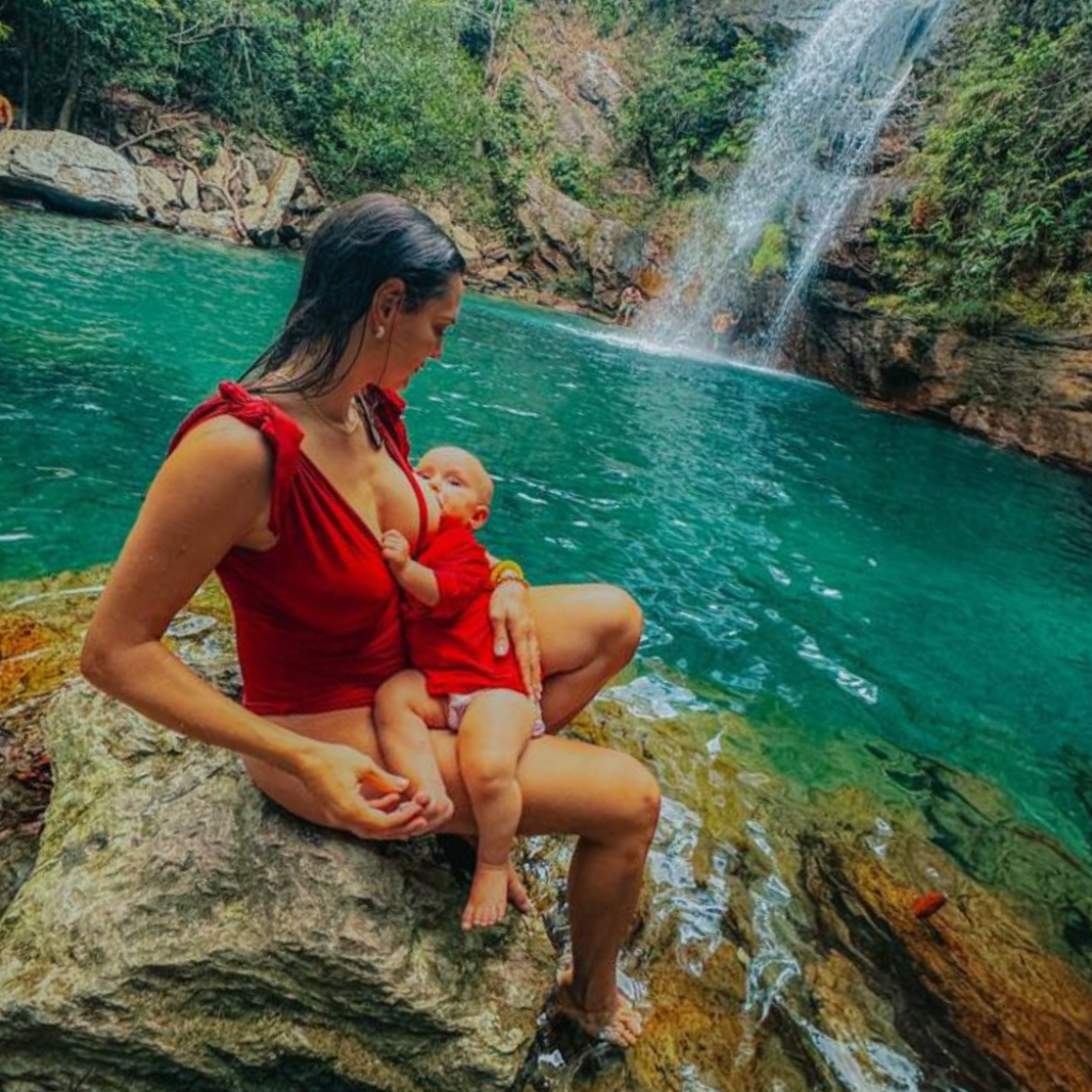 Maiôs para Mães: Conforto e Estilo na Praia ou na Piscina